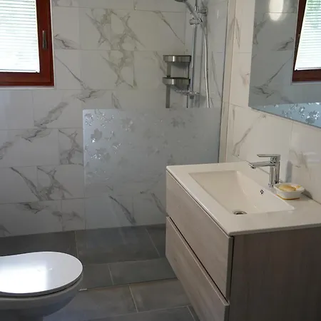 Apartma Mlinca 1 شقة